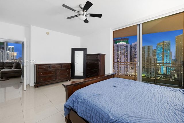 90 SW 3rd St 2504, Miami, FL 33130
