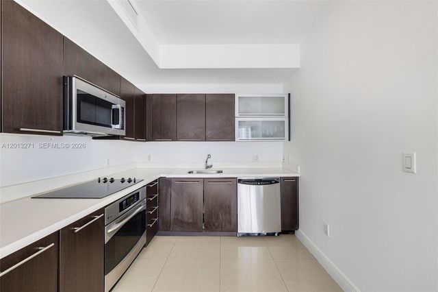 90 SW 3rd St 2504, Miami, FL 33130