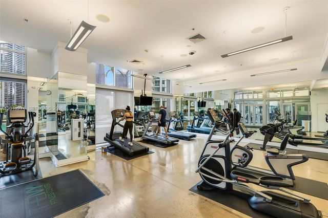 90 SW 3rd St 2504, Miami, FL 33130