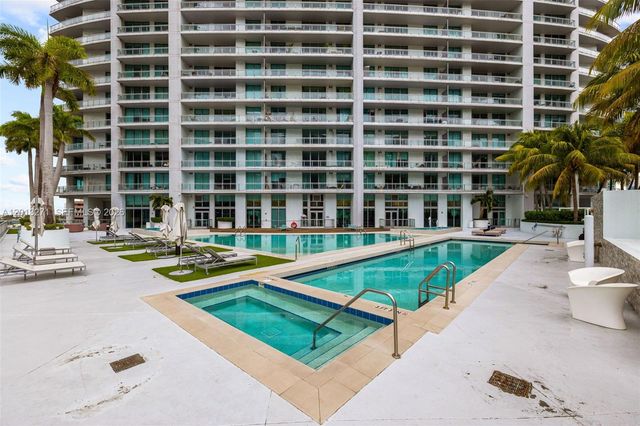 90 SW 3rd St 2504, Miami, FL 33130
