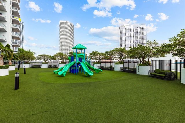 90 SW 3rd St 2504, Miami, FL 33130