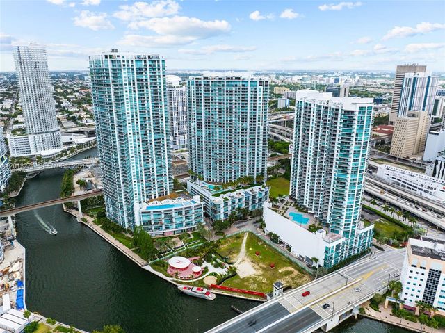 90 SW 3rd St 2504, Miami, FL 33130