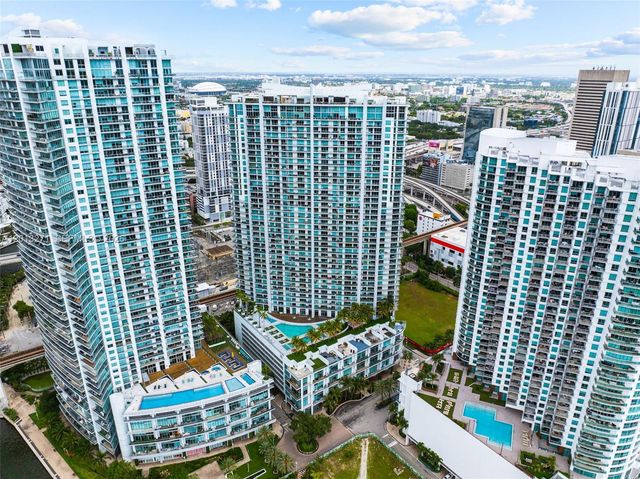 90 SW 3rd St 2504, Miami, FL 33130