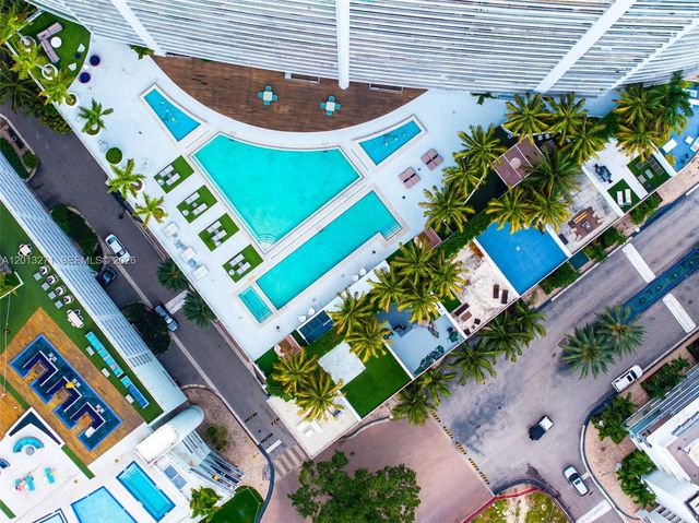 90 SW 3rd St 2504, Miami, FL 33130