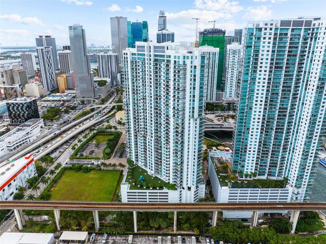 90 SW 3rd St 2504, Miami, FL 33130