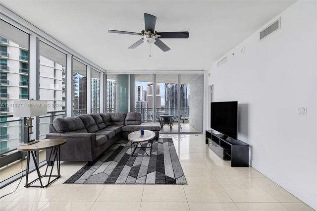 90 SW 3rd St 2504, Miami, FL 33130