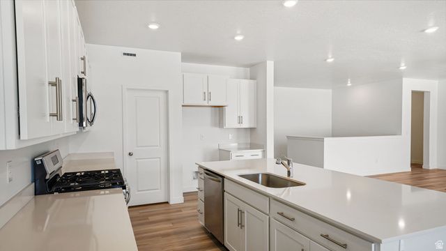 1611 E COTTONTAIL DR, Eagle Mountain, UT 84005