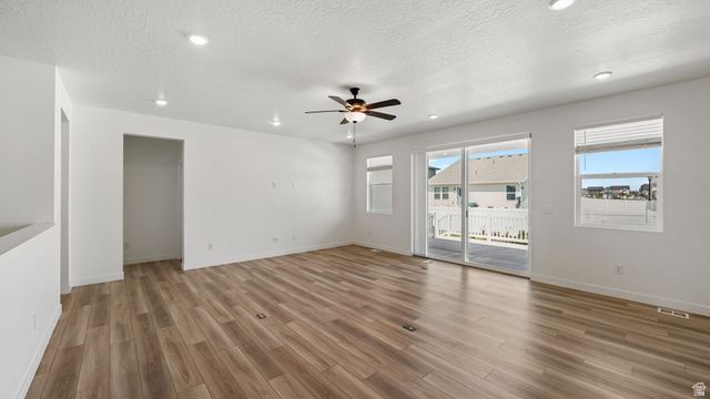 1611 E COTTONTAIL DR, Eagle Mountain, UT 84005