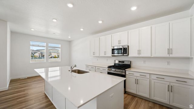 1611 E COTTONTAIL DR, Eagle Mountain, UT 84005