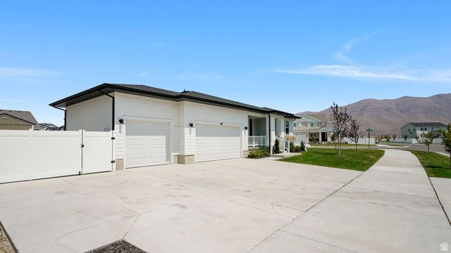 1611 E COTTONTAIL DR, Eagle Mountain, UT 84005