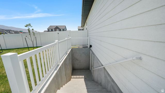 1611 E COTTONTAIL DR, Eagle Mountain, UT 84005