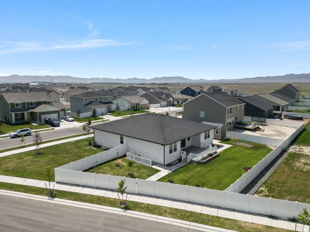 1611 E COTTONTAIL DR, Eagle Mountain, UT 84005