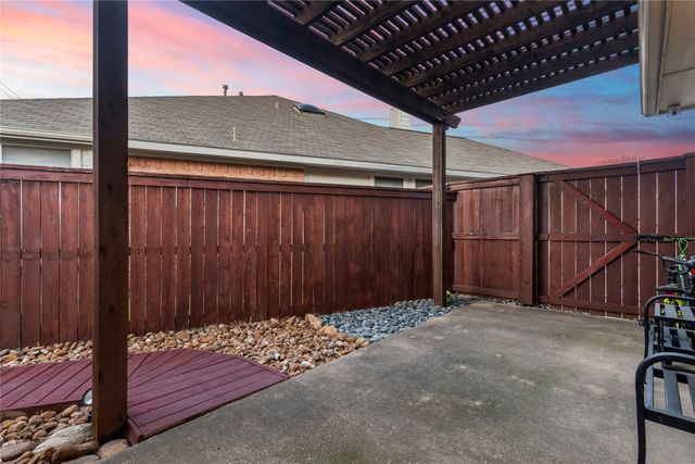 1931 Hearthside Lane, Garland, TX 75044