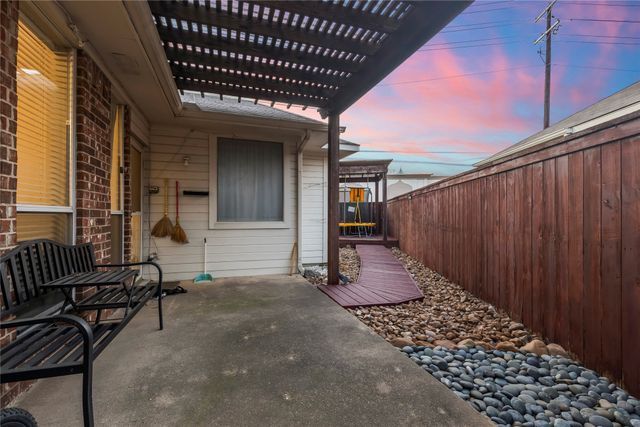 1931 Hearthside Lane, Garland, TX 75044