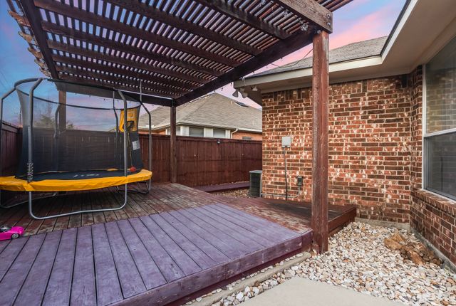 1931 Hearthside Lane, Garland, TX 75044