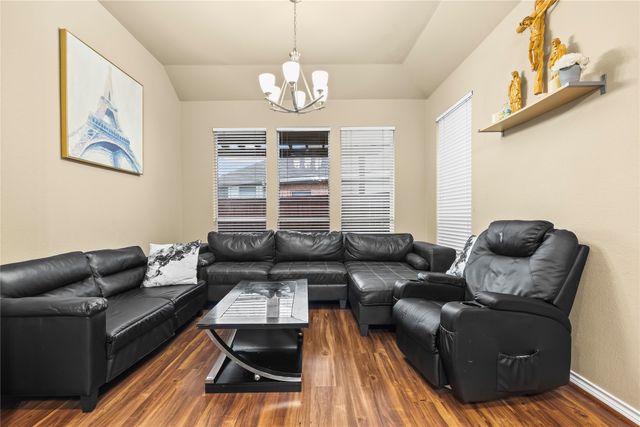 1931 Hearthside Lane, Garland, TX 75044