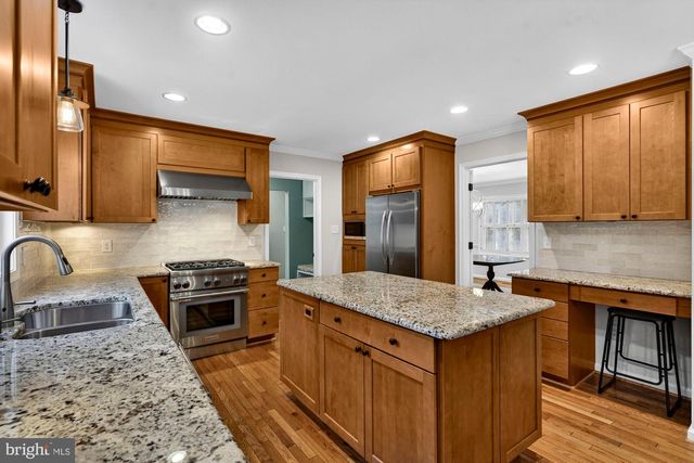 930 PARK ST SE, Vienna, VA 22180