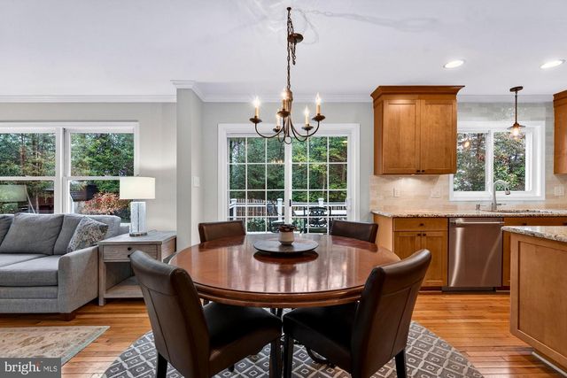 930 PARK ST SE, Vienna, VA 22180