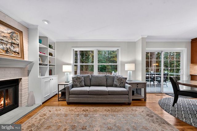 930 PARK ST SE, Vienna, VA 22180