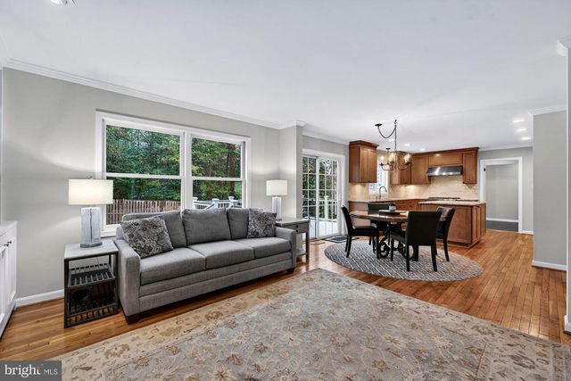 930 PARK ST SE, Vienna, VA 22180