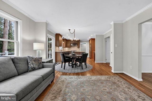 930 PARK ST SE, Vienna, VA 22180