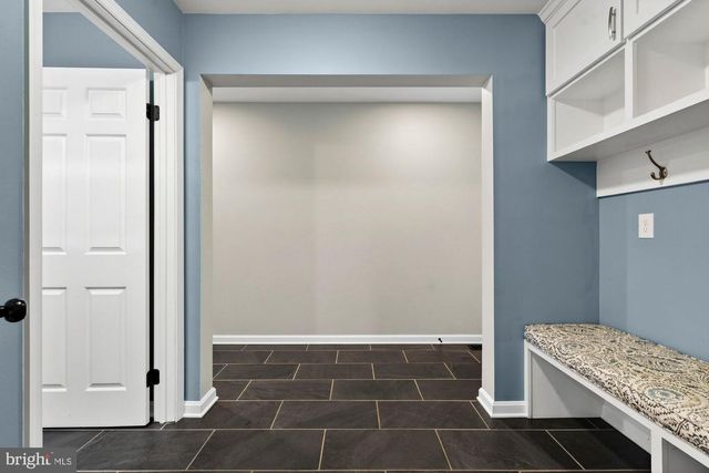 930 PARK ST SE, Vienna, VA 22180