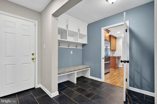 930 PARK ST SE, Vienna, VA 22180