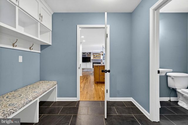 930 PARK ST SE, Vienna, VA 22180