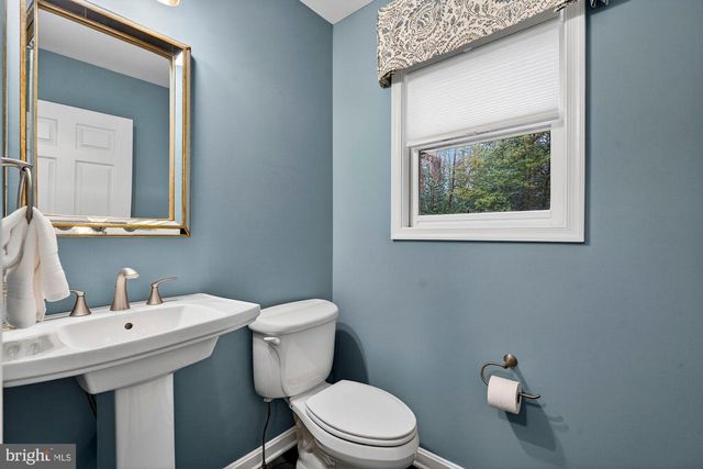 930 PARK ST SE, Vienna, VA 22180