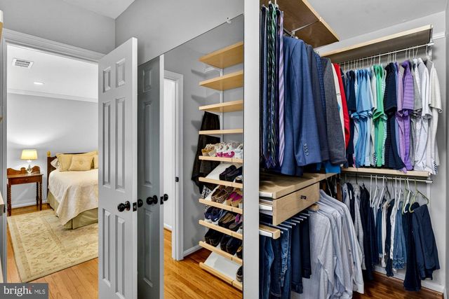 930 PARK ST SE, Vienna, VA 22180