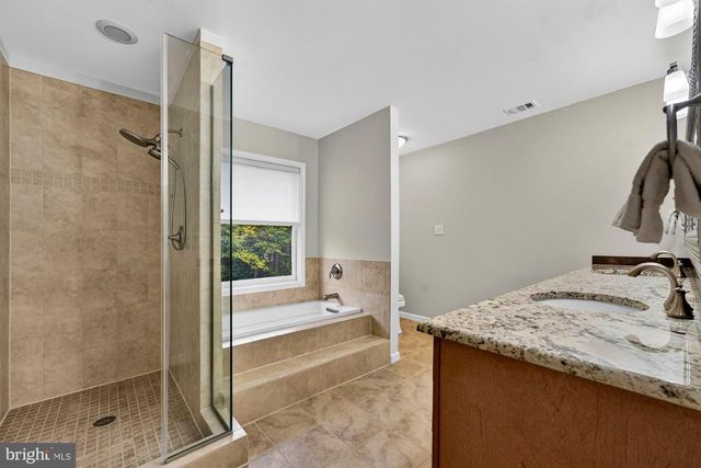 930 PARK ST SE, Vienna, VA 22180