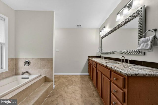 930 PARK ST SE, Vienna, VA 22180