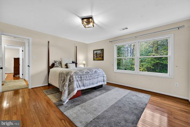 930 PARK ST SE, Vienna, VA 22180