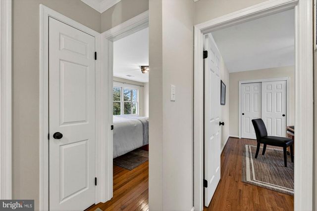 930 PARK ST SE, Vienna, VA 22180