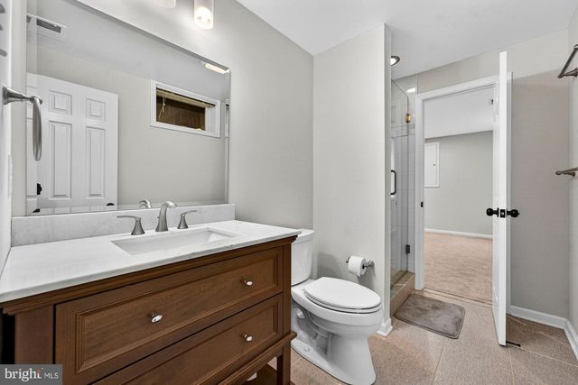 930 PARK ST SE, Vienna, VA 22180