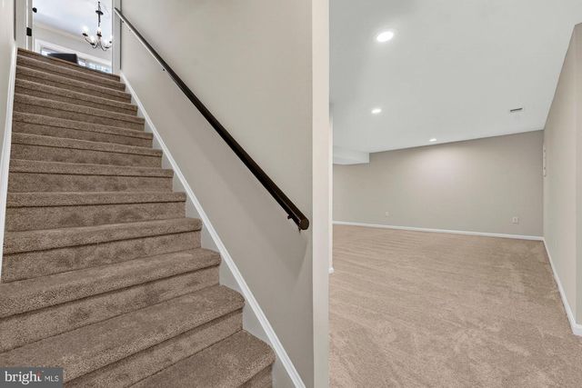 930 PARK ST SE, Vienna, VA 22180