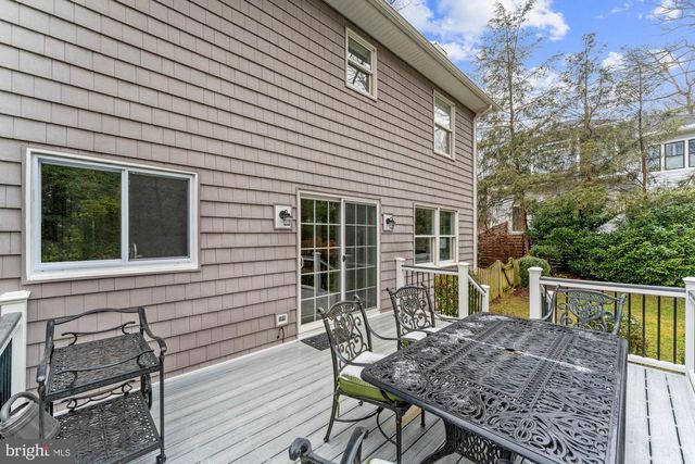 930 PARK ST SE, Vienna, VA 22180