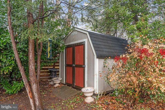 930 PARK ST SE, Vienna, VA 22180