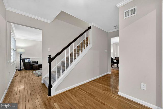 930 PARK ST SE, Vienna, VA 22180