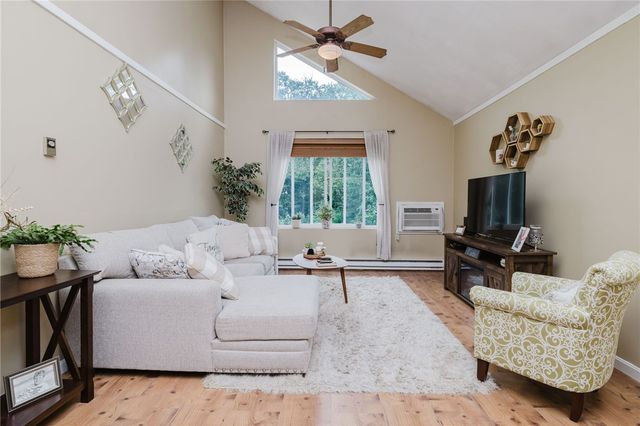 200 Woodlawn Avenue C-309, North Providence, RI 02904