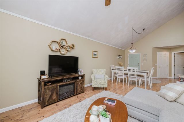 200 Woodlawn Avenue C-309, North Providence, RI 02904