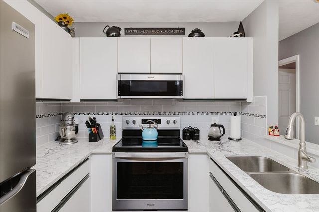 200 Woodlawn Avenue C-309, North Providence, RI 02904
