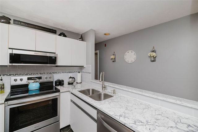 200 Woodlawn Avenue C-309, North Providence, RI 02904