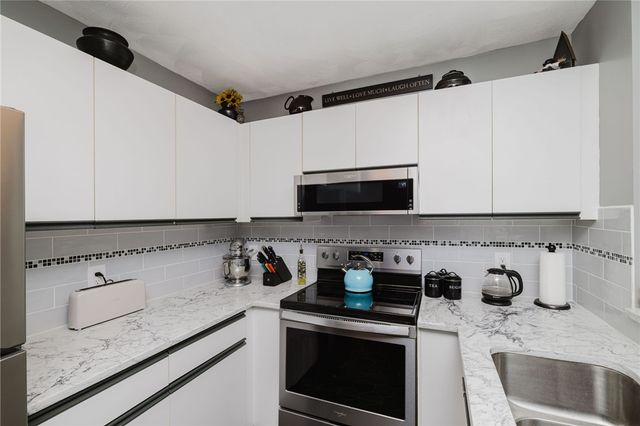 200 Woodlawn Avenue C-309, North Providence, RI 02904