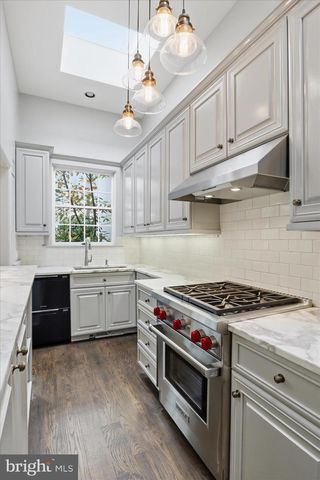 3011 DUMBARTON ST NW, Washington, DC 20007