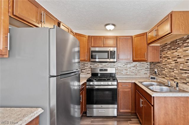 1602 Cherry Avenue NE, Canton, OH 44714