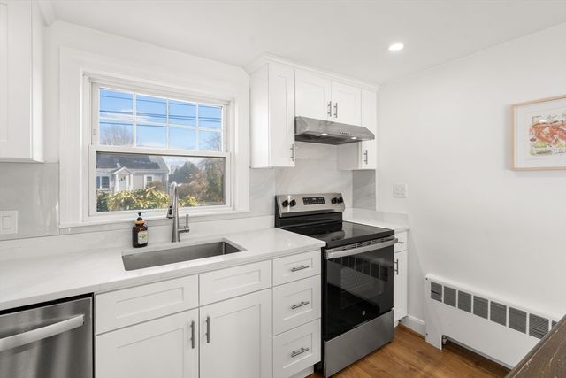 31 Potter Rd, Waltham, MA 02453