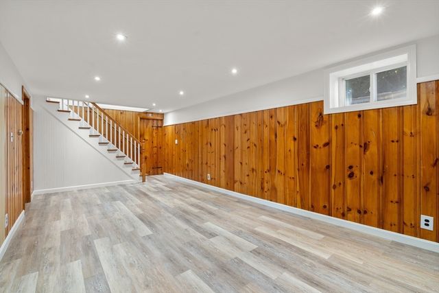 31 Potter Rd, Waltham, MA 02453