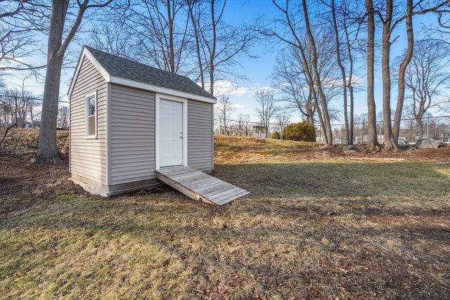 31 Potter Rd, Waltham, MA 02453