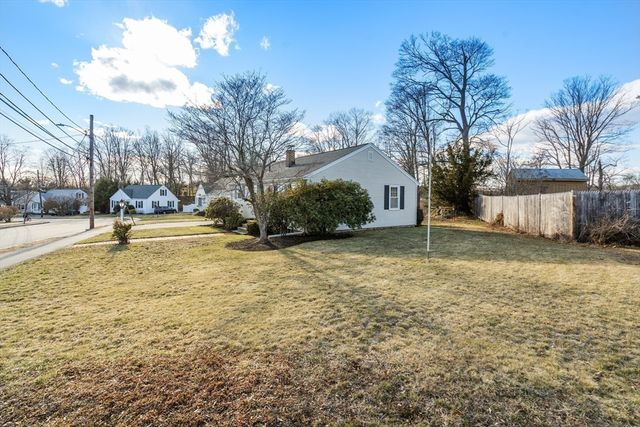 31 Potter Rd, Waltham, MA 02453